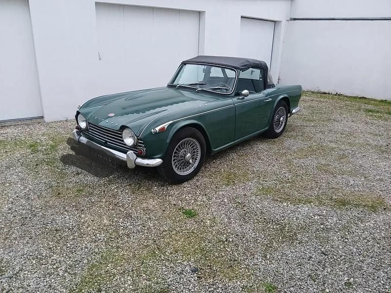 Occasion Triumph TR4 105 ch (77 kW) 1965 Vert Cabriolet