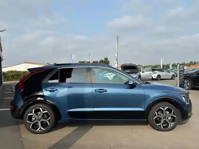 Occasion Kia Niro Premium 2023 Bleu minéral métallisé/montant noir SUV