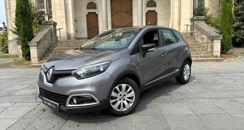 Gris Occasion 2017 Renault Captur Zen SUV | 12 490 € (Bon prix) - Image 1/4