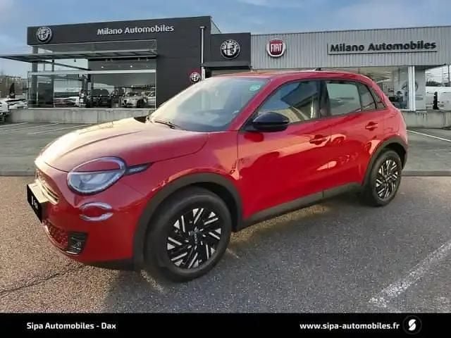 Rouge adrénaline Occasion 2025 Fiat 600E Berline | 22 990 € (Super prix) - Image 1/4