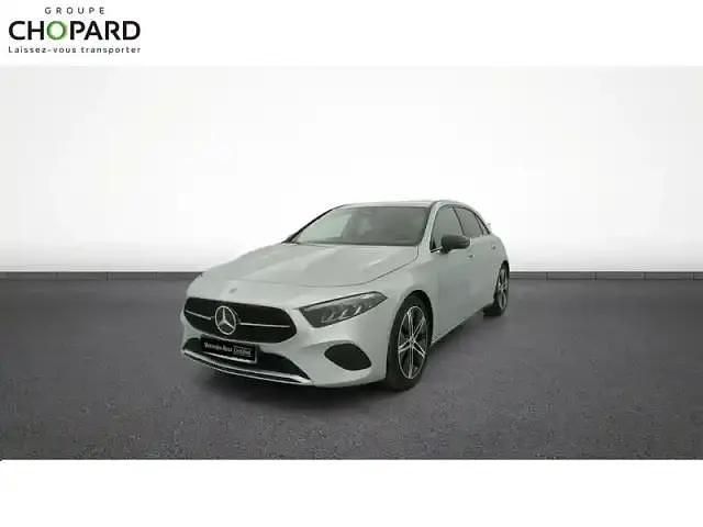 Hightechsilber metallic Occasion 2025 Mercedes A180 Berline | 33 990 € (Bon prix) - Image 1/4