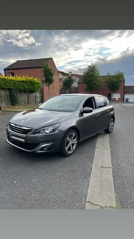 Utilisé 2016 Peugeot 308 Allure Berline | 7 999 € (Prix assez cher) - Image 1/4
