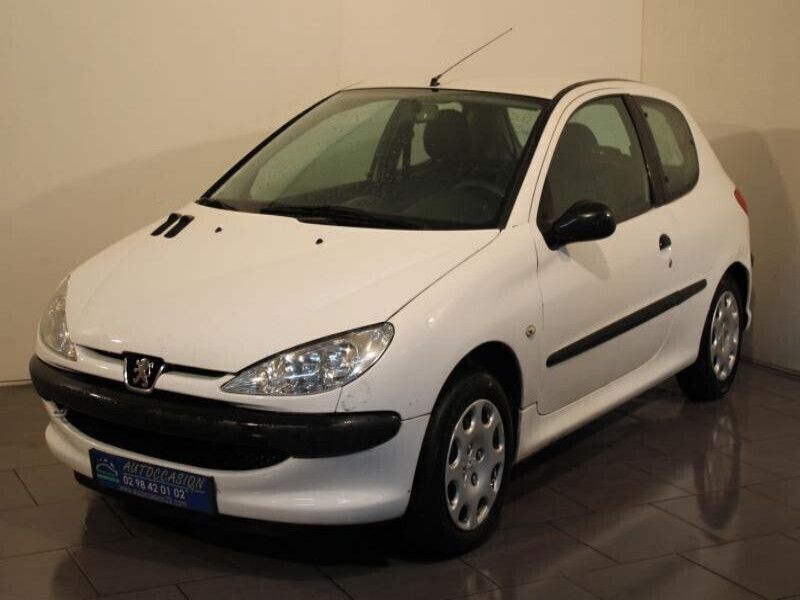 Bla Utilisé 2005 Peugeot 206 Citadine | 3 990 € (Prix juste) - Image 1/4