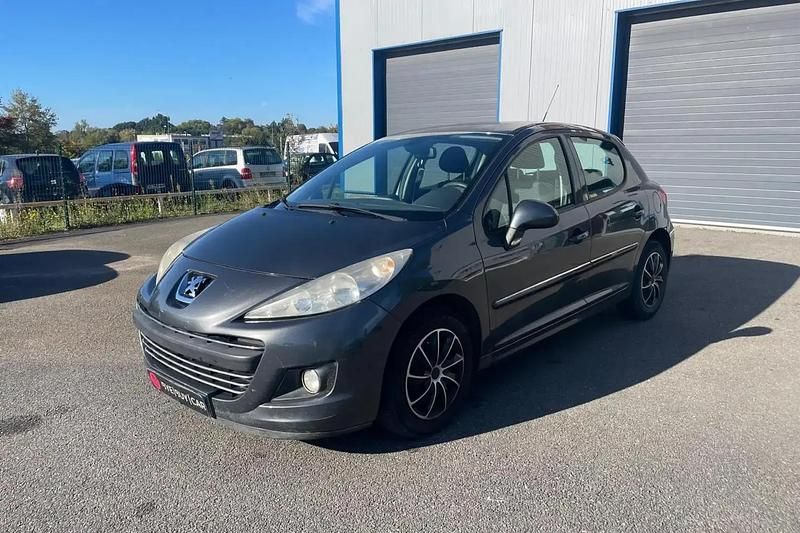 Gris Utilisé 2010 Peugeot 207 Premium Berline | 1 390 € (Super prix) - Image 1/4