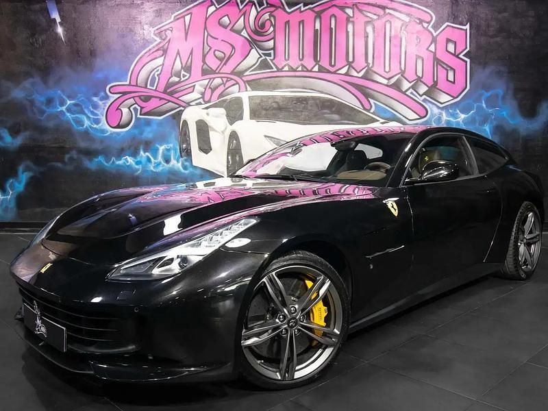 Noir Utilisé 2018 Ferrari GTC4Lusso Coupé | 229 900 € (Prix assez cher) - Image 1/4