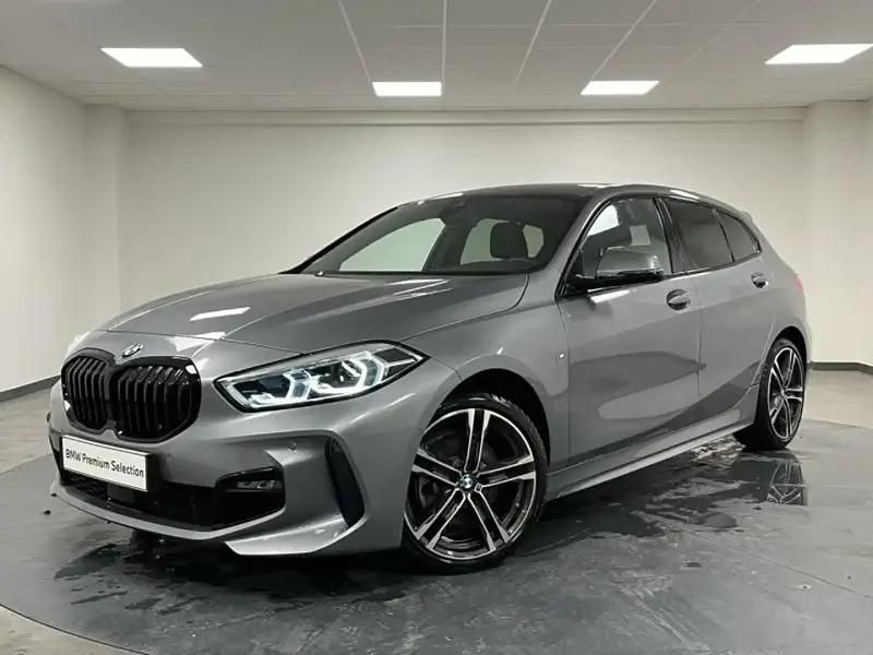 Gris Utilisé 2023 BMW 118 M Sport Citadine | 33 900 € (Prix juste) - Image 1/4