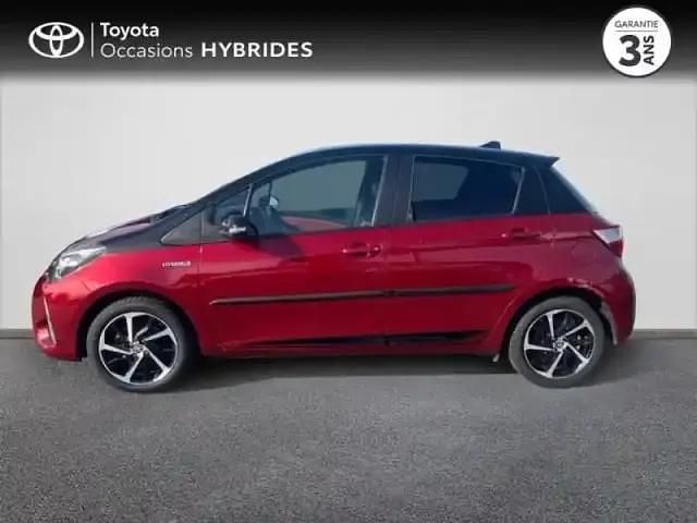 Occasion Toyota Yaris Hybrid 2018 Rouge allure biton toit noir Berline