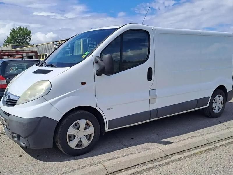 Blanc Utilisé 2007 Opel Vivaro Van | 4 490 € - Image 1/4