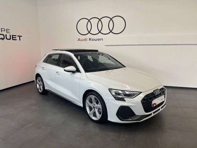 Blanc glacier métallisé Utilisé 2025 Audi A3 S-Line | 37 990 € - Image 1/4