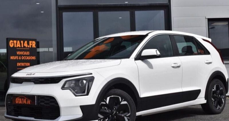 Utilisé 2024 Kia e-Niro Motion SUV | 26 980 € - Image 1/4