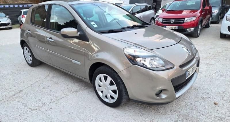 Occasion 2010 Renault Clio III Dynamique Citadine | 6 490 € (Prix juste) - Image 1/4