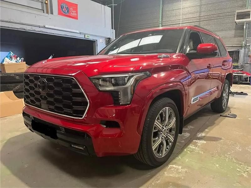 Rouge Nouvelle 2025 Toyota Sequoia SUV | 154 900 € - Image 1/4