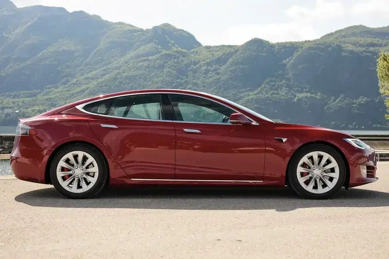 Occasion Tesla Model S Performance 169 kW (230 ch) 2019 Rouge Citadine