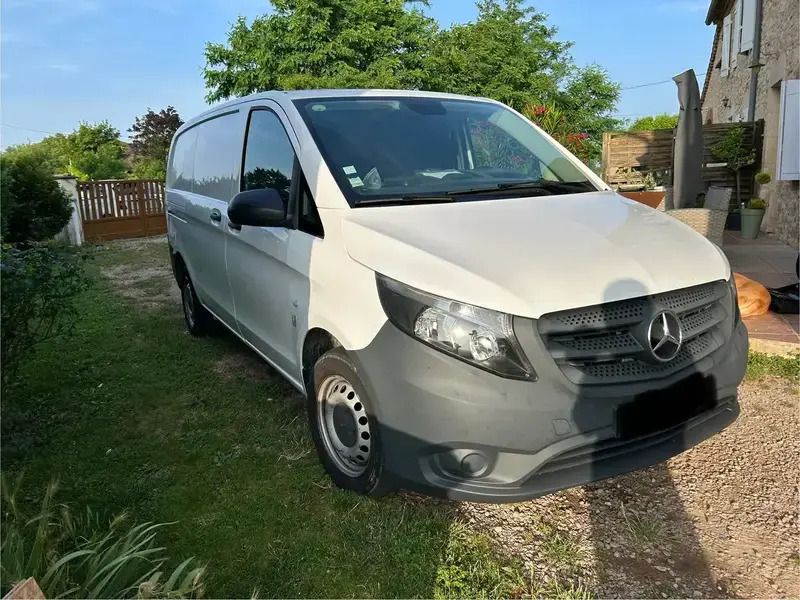 Blanc Utilisé 2017 Mercedes Vito Monospace | 14 000 € - Image 1/4
