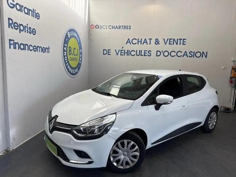 Blanc Utilisé 2017 Renault Clio IV SE | 8 390 € (Bon prix) - Image 1/4