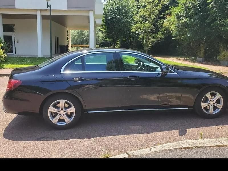 Noir Utilisé 2016 Mercedes E220 Executive Berline | 12 900 € - Image 1/4