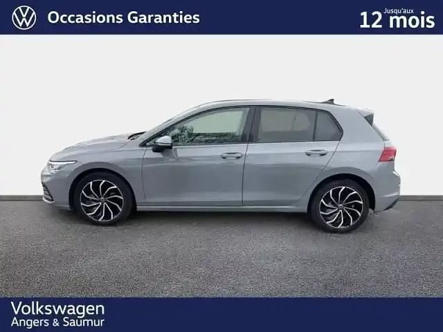 Gris Occasion 2021 VW Golf Berline | 20 490 € (Bon prix) - Image 1/3