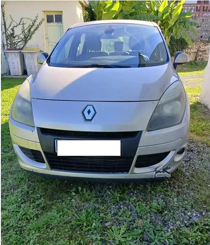 Occasion 2009 Renault Scénic III Dynamique Monospace | 1 500 € (Prix cher) - Image 1/4