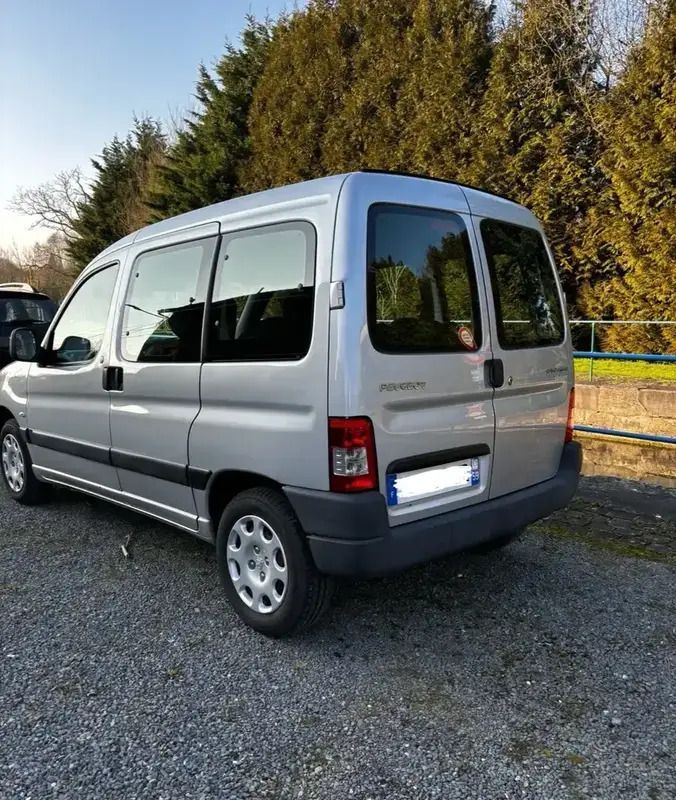 Image 2/4