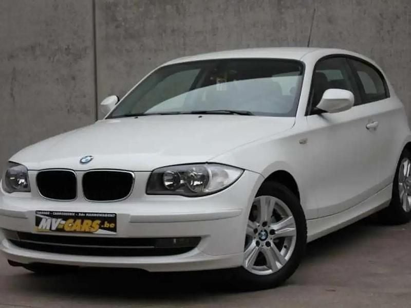 Occasion BMW 116 122 ch (89 kW) 2012 Blanc Citadine