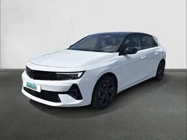 Blanc Utilisé 2024 Opel Astra Berline | 24 290 € (Prix juste) - Image 1/4