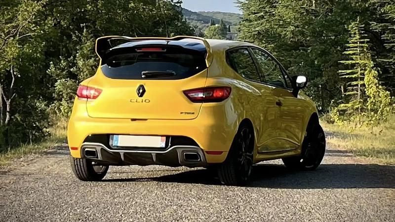 Jaune Utilisé 2013 Renault Clio IV R.S. Berline | 14 000 € (Prix juste) - Image 1/4