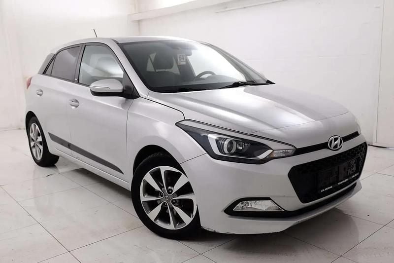 Gris Utilisé 2017 Hyundai i20 GO! Berline | 8 995 € (Prix assez cher) - Image 1/4