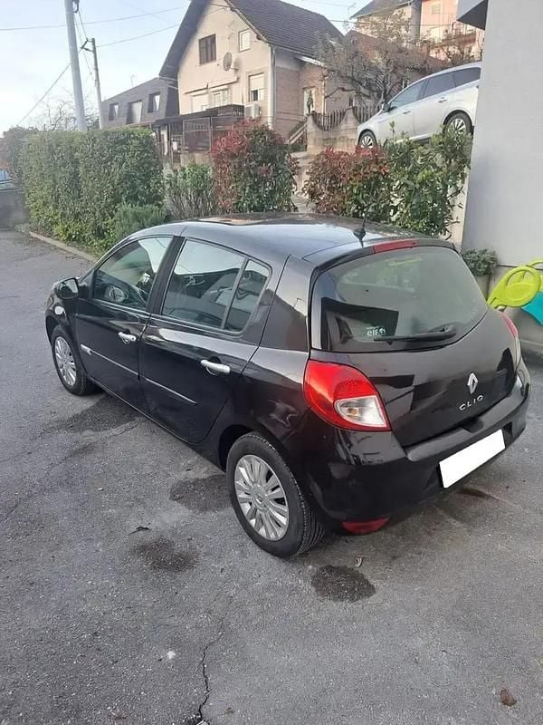 Occasion 2012 Renault Clio IV Berline | 1 410 € (Super prix) - Image 1/4
