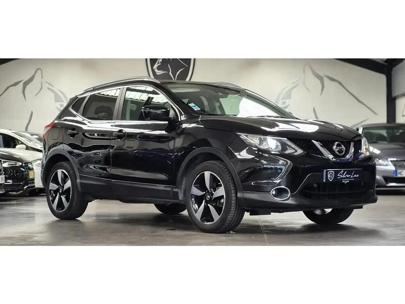 Noir Utilisé 2016 Nissan Qashqai N-Connecta SUV | 12 990 € (Prix assez cher) - Image 1/4