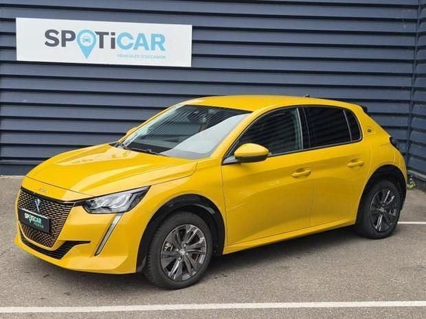 Jaune Utilisé 2021 Peugeot e-208 Allure Citadine | 16 990 € (Prix assez cher) - Image 1/4