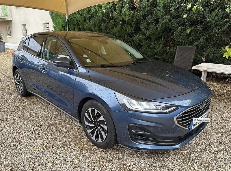 Bleu Utilisé 2023 Ford Focus Business Edition Berline | 16 490 € (Bon prix) - Image 1/4