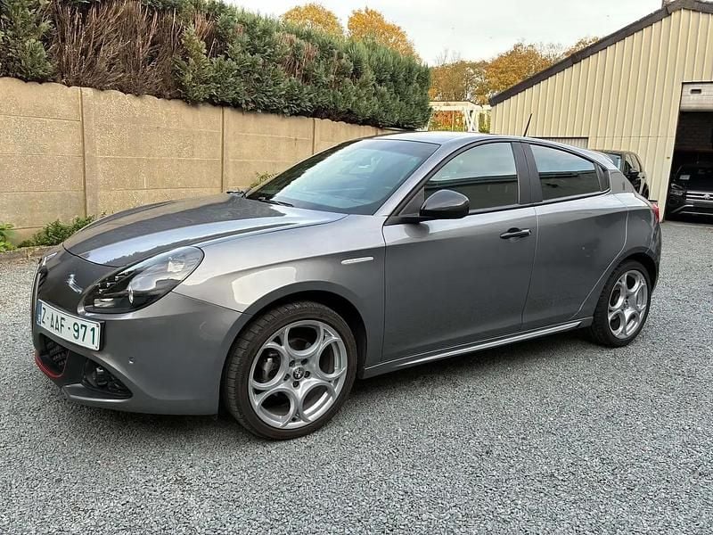 Gris Utilisé 2021 Alfa Romeo Giulietta Berline | 15 990 € (Super prix) - Image 1/4