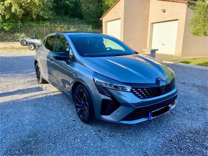 Gris Utilisé 2025 Renault Clio V Berline | 23 700 € (Prix cher) - Image 1/4