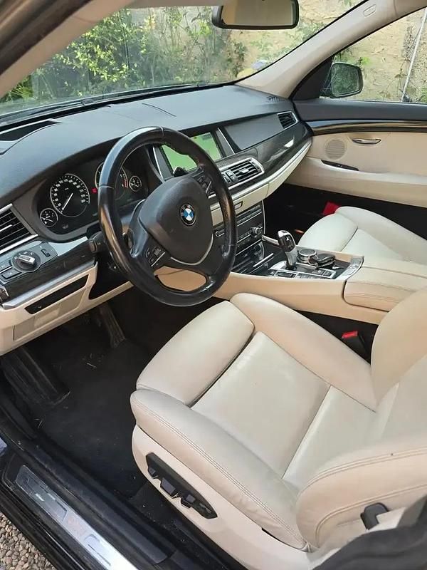 Noir Utilisé 2015 BMW 530 Gran Turismo Luxury Line Berline | 20 900 € - Image 1/4