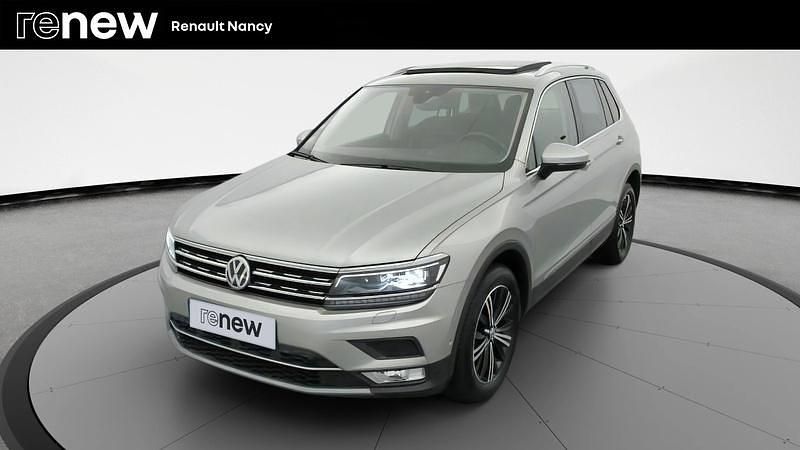Gris Utilisé 2017 VW Tiguan Exclusive SUV | 24 480 € (Prix juste) - Image 1/4