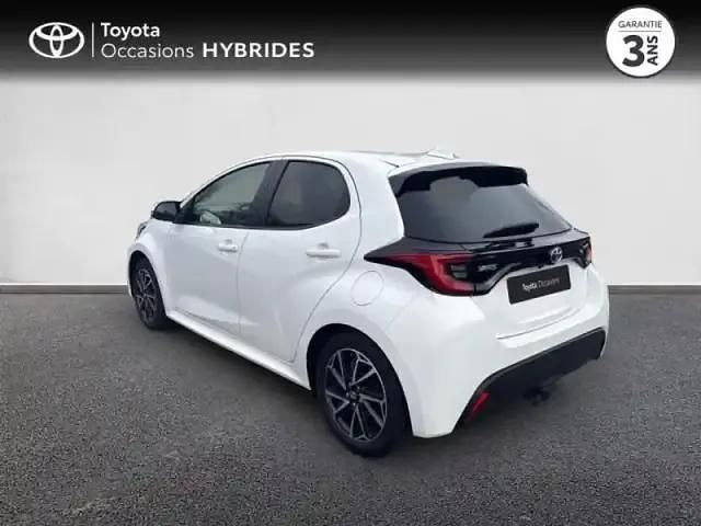 Occasion Toyota Yaris Hybrid Design 116 ch (85 kW) 2022 Blanc pur Berline