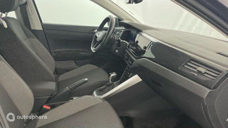 Gris Utilisé 2024 VW Polo Life Berline | 22 990 € (Prix assez cher) - Image 1/4