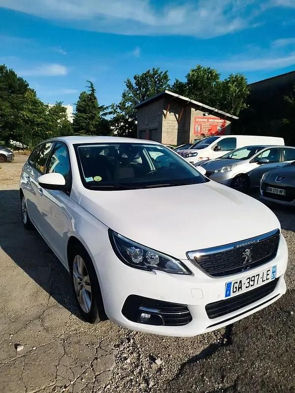 Blanc Utilisé 2021 Peugeot 308 Business-Line Berline | 8 990 € (Super prix) - Image 1/4