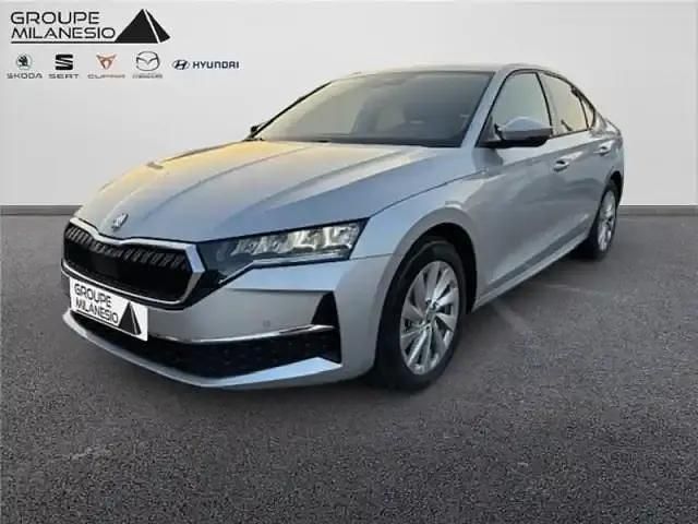 Gris argent Occasion 2024 Skoda Octavia Berline | 31 490 € (Prix juste) - Image 1/4
