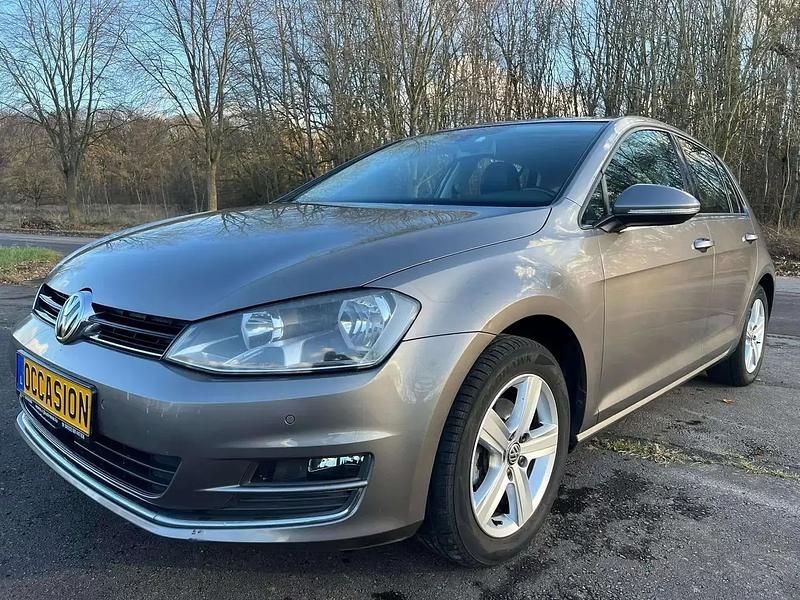 Gris Utilisé 2014 VW Golf VII Highline Berline | 13 490 € (Prix juste) - Image 1/4