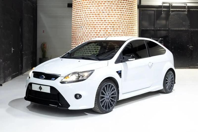 Blanc Utilisé 2009 Ford Focus RS Berline | 39 990 € (Prix juste) - Image 1/4