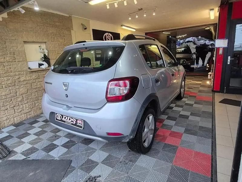 Occasion Dacia Sandero 91 ch (66 kW) 2013 Gris Berline