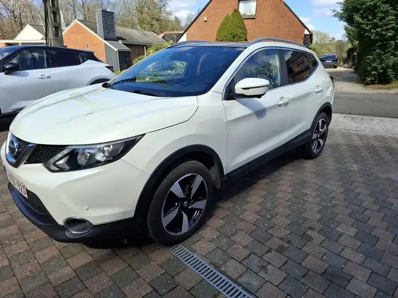 Blanc Utilisé 2017 Nissan Qashqai N-Connecta SUV | 12 000 € (Prix juste) - Image 1/4