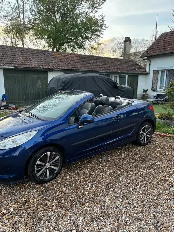 Utilisé 2008 Peugeot 207 CC Cabriolet | 3 000 € - Image 1/4