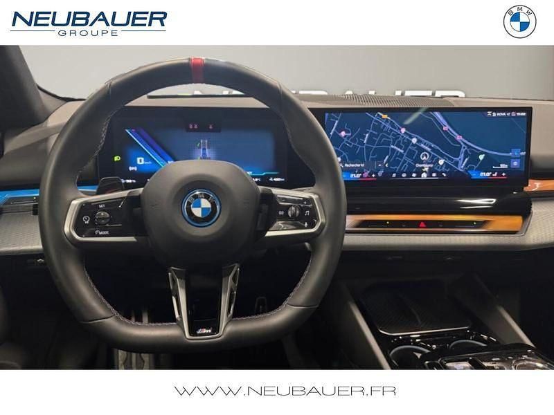 Saphirschwarz métallisé Utilisé 2025 BMW i5 Comfort Edition Berline | 84 990 € (Super prix) - Image 1/4