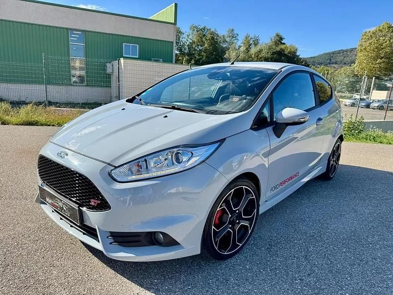 Gris Utilisé 2016 Ford Fiesta ST200 Citadine | 18 990 € - Image 1/4