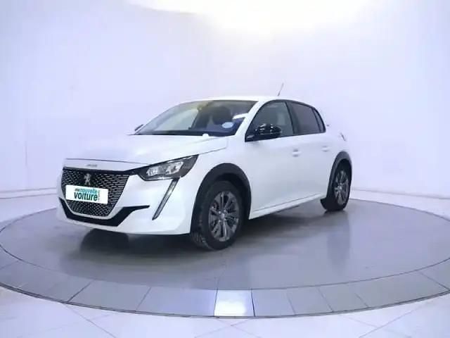 Blanc Utilisé 2022 Peugeot e-208 Style Citadine | 15 990 € (Prix juste) - Image 1/4