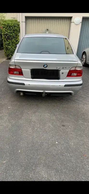 Image 2/4