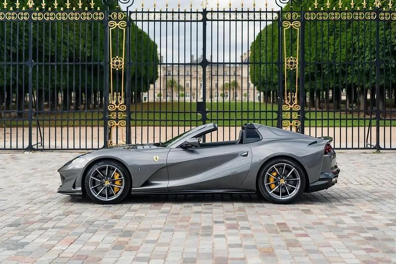 Occasion Ferrari 812 799 ch (587 kW) 2023 Gris Cabriolet