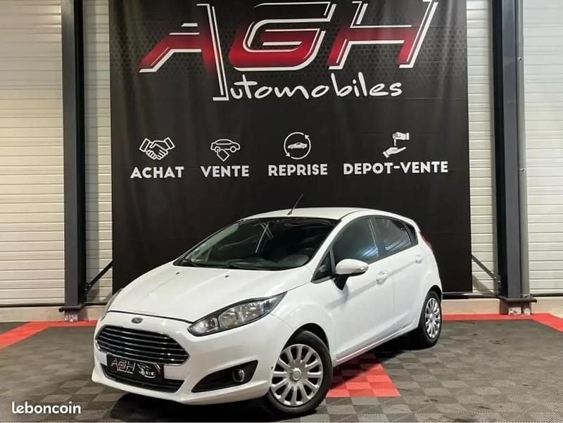 Blanc Utilisé 2014 Ford Fiesta Trend Citadine | 6 490 € (Prix juste) - Image 1/4